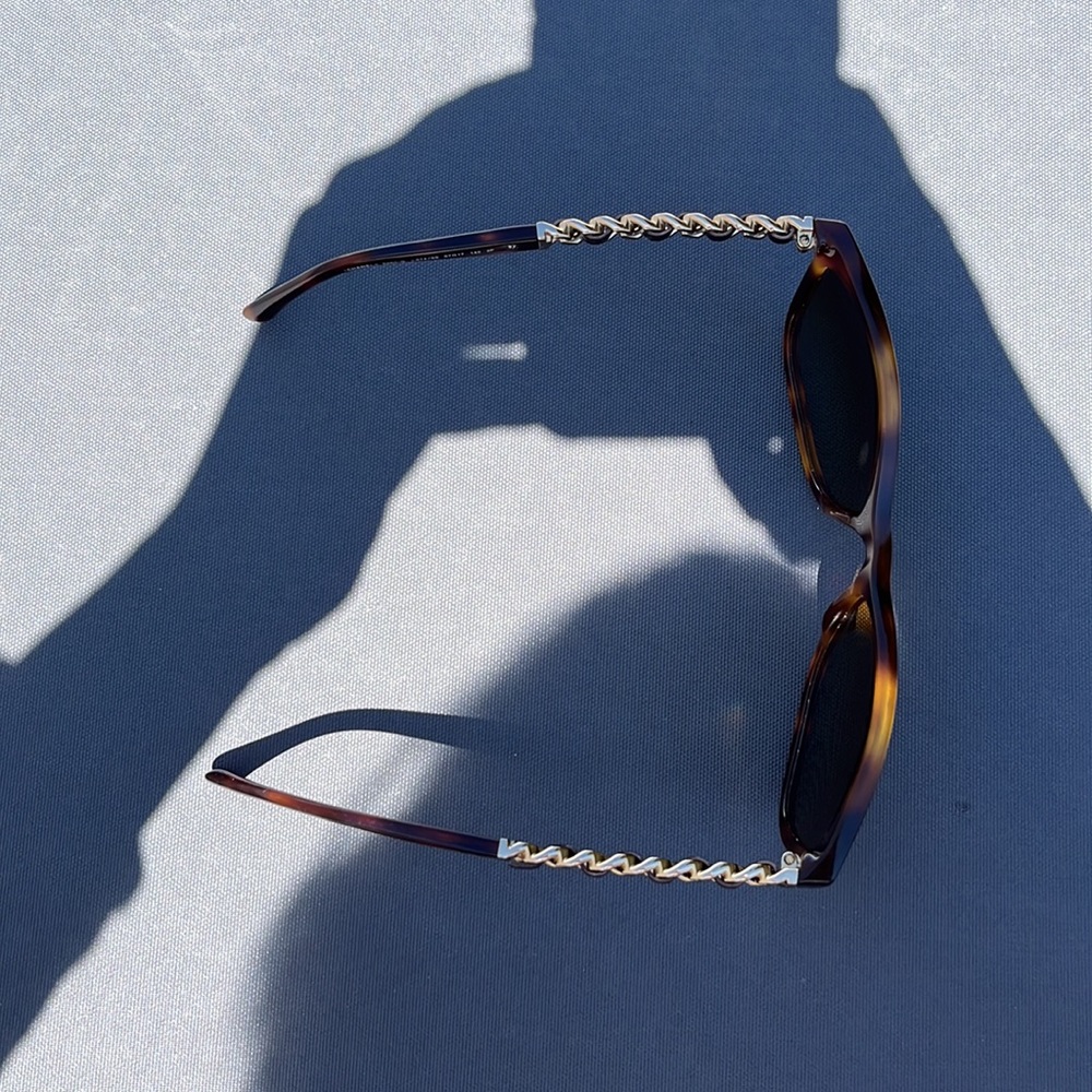Chanel made in Italy beautiful sunglasses - Picture 7 of 9